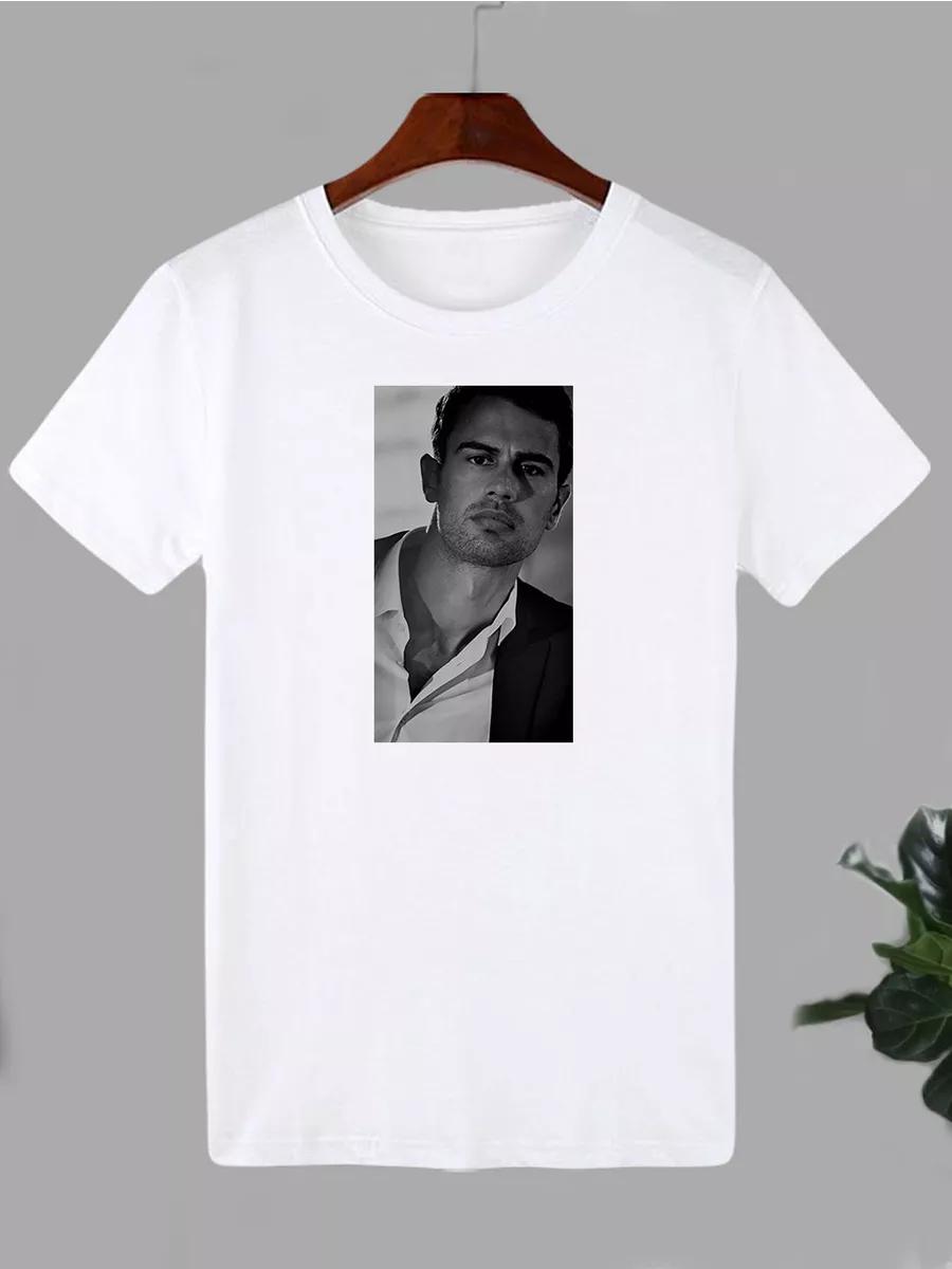 T-shirt with Theo James print XL