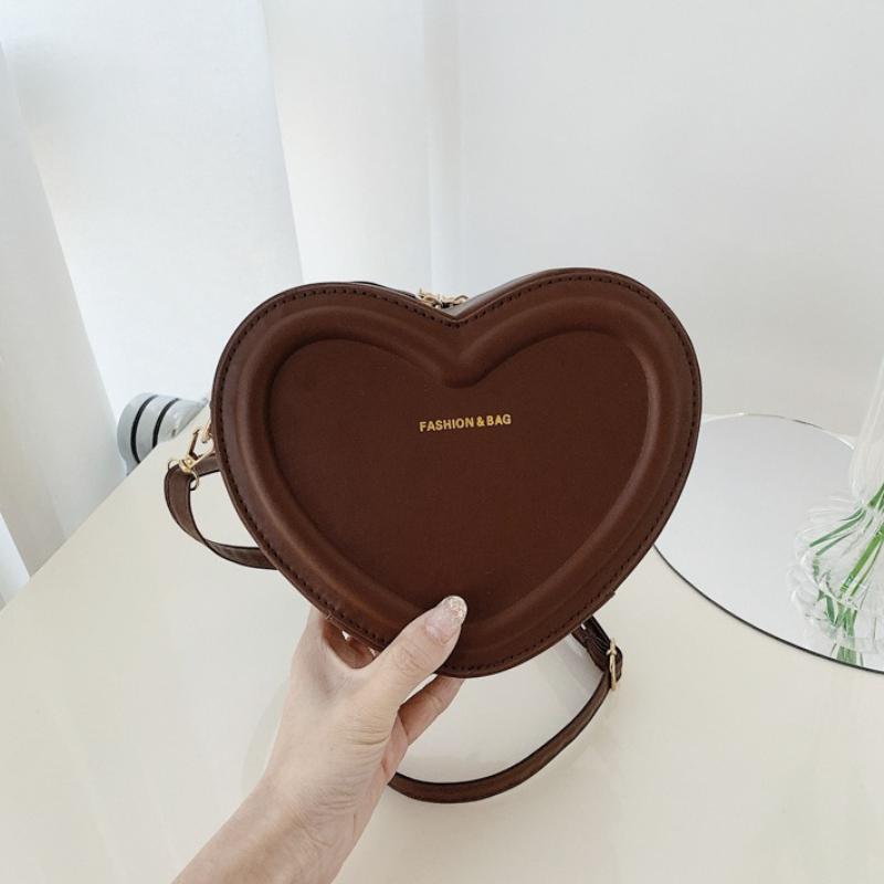 Fashion Cute Heart Shaped Crossbody Bag with Gold Letter Detail Adjustable Shoulder Strap Faux Leather Shoulder Purse for Women
