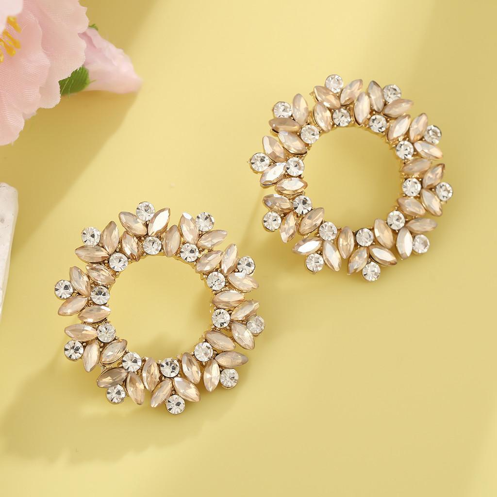 Modern Sunflower Earrings With Geometric Alloy Design For Women Party Wear