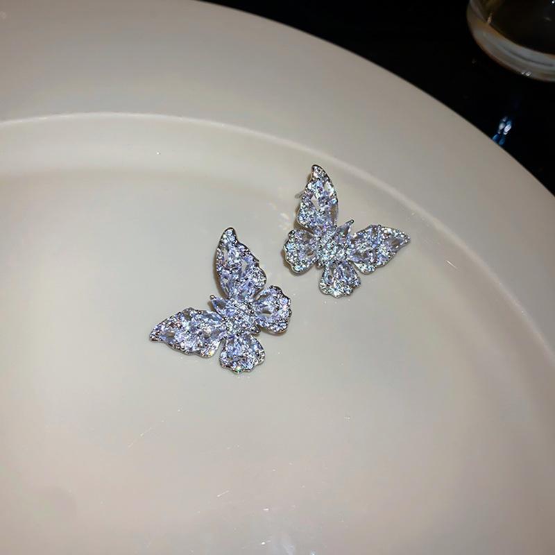 

Silver Needle Diamond Zircon Butterfly Earrings Niche Design Temperament Earrings Super Flash Cold Wind Girl Earrings