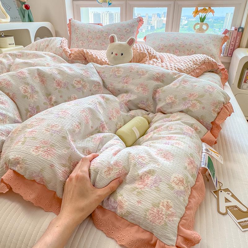 Thickened Winter Flannel Fleece Quilt - Warm Comforter for Single Dormitory, Autumn & Winter Use.