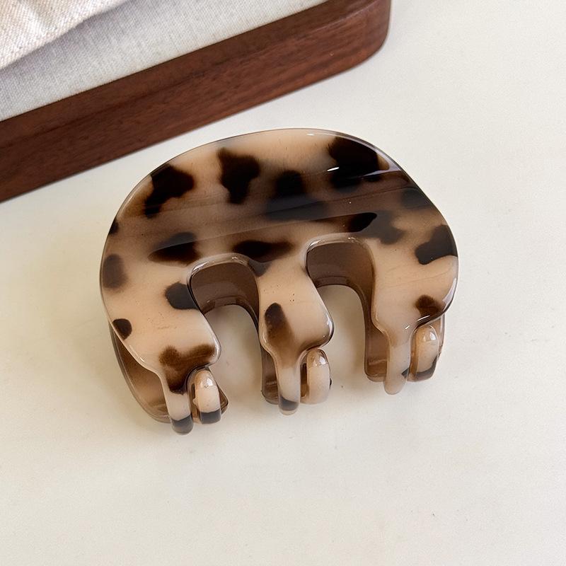 French Style Hair Claw Clips for Women Retro Leopard Print Hair Clip Hairpins Elegant Shark Clip Barrettes Crab Clamp Headwear