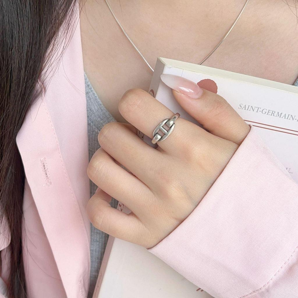 Retro Geometric Pig Nose Ring: Stylish Open Luxury, Korean Fashion Finger Ring for Women