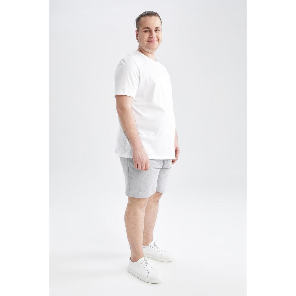 Kurz geschnittene Slim-Fit-Shorts