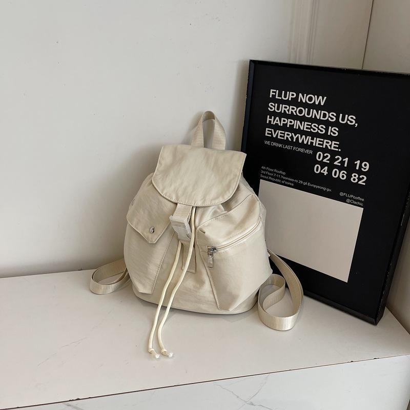 New Korean version of leisure niche design handbag large capacity personalized student class commuting leisure backpack