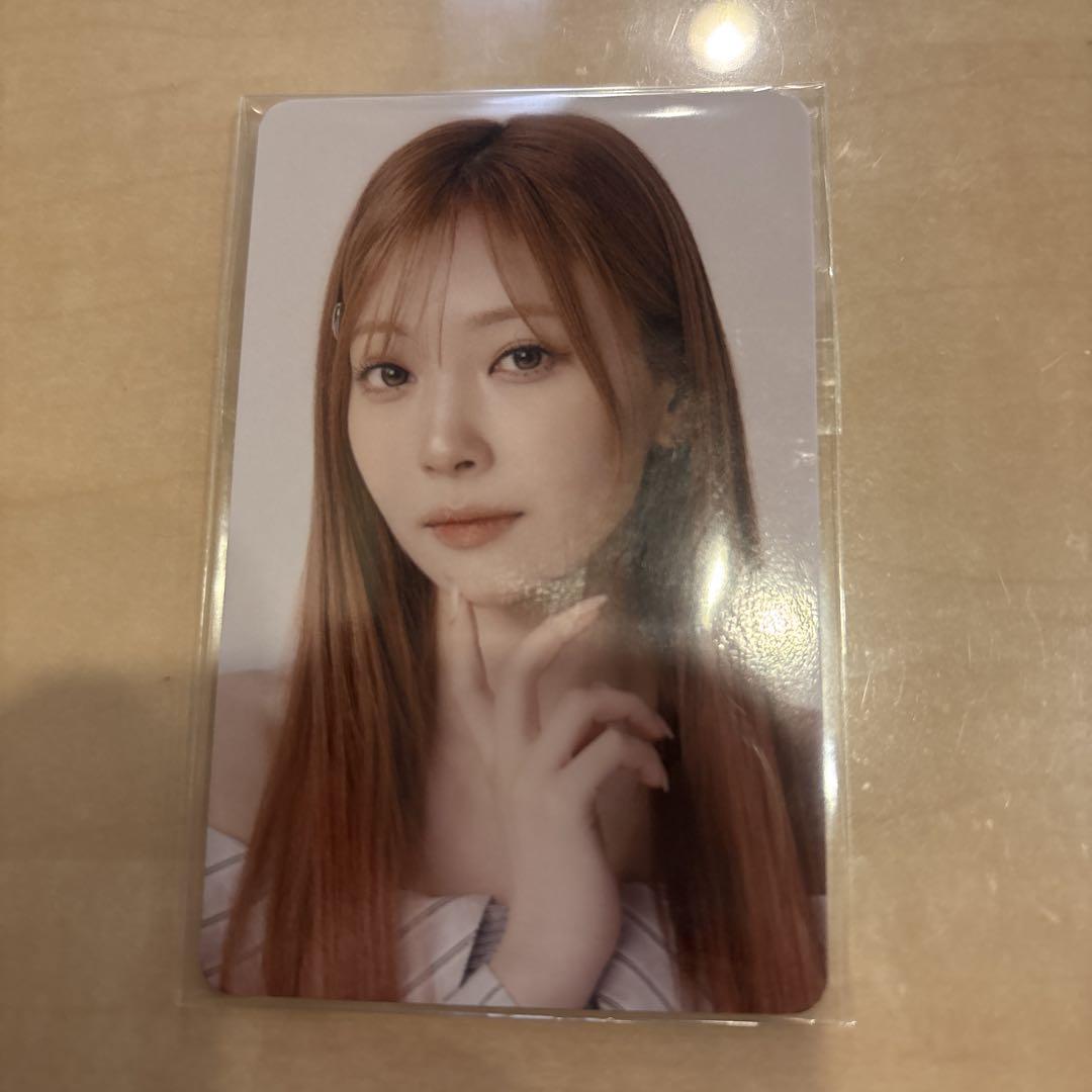 

[USED] NiziU Mayuka venue-limited 10,000 yen bonus trading card Holtz