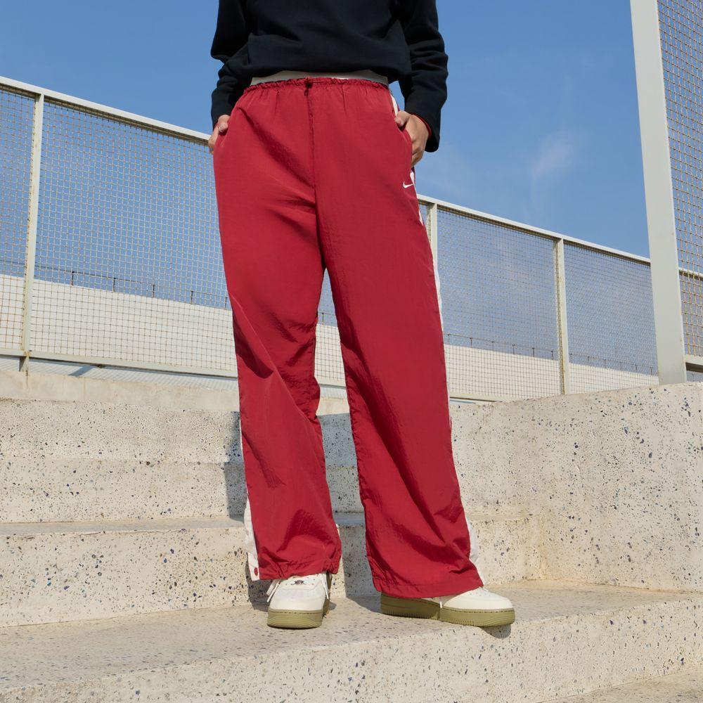 Nike Casual Pants Women s Red Moderate Straight Fit Pants L
