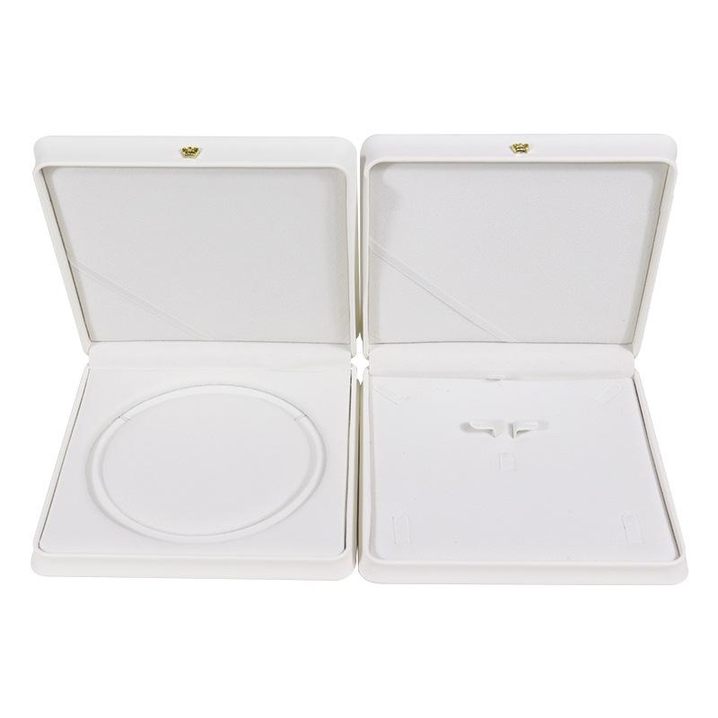 Elegant Pearl Necklace and Jewelry Gift Box Set with Rounded Crown Design