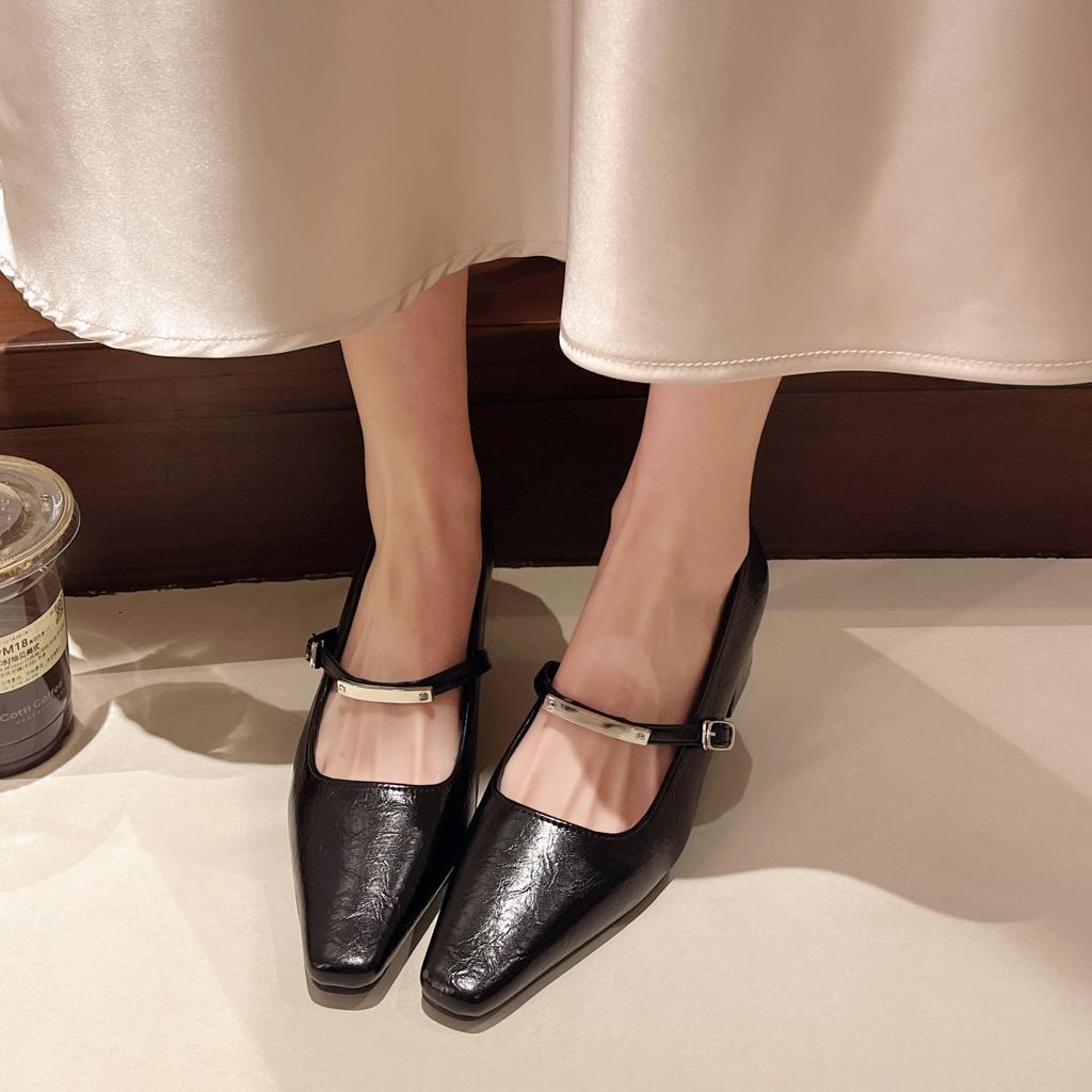 Fairy wind shallow mouth word with temperament small pointed Mary Jane single shoes women 2025 new simple commuter high heels