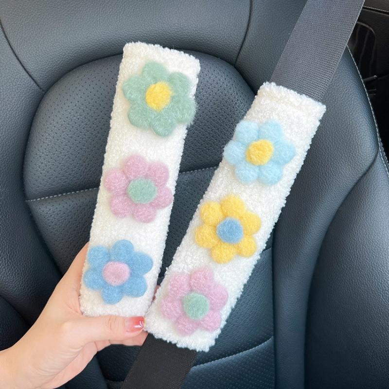 2Pcs Cute Flower Pattern Plush Car Seat Belt Covers Anti-pressure Shoulder Strap Pads for Ladies Car Daily Use Gifts