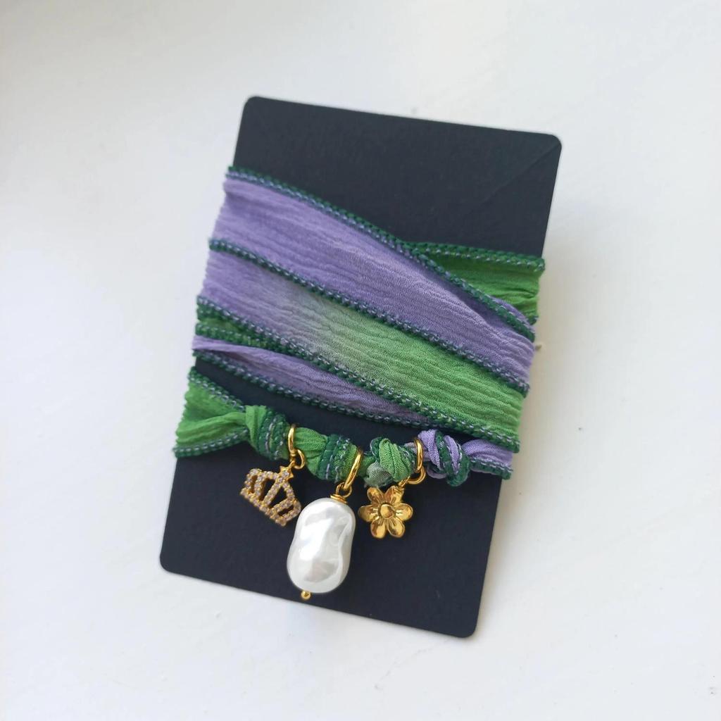 Niche Steel Heart Necklace & Shell Pendant with Platform Heel & Narrow Silk Scarf