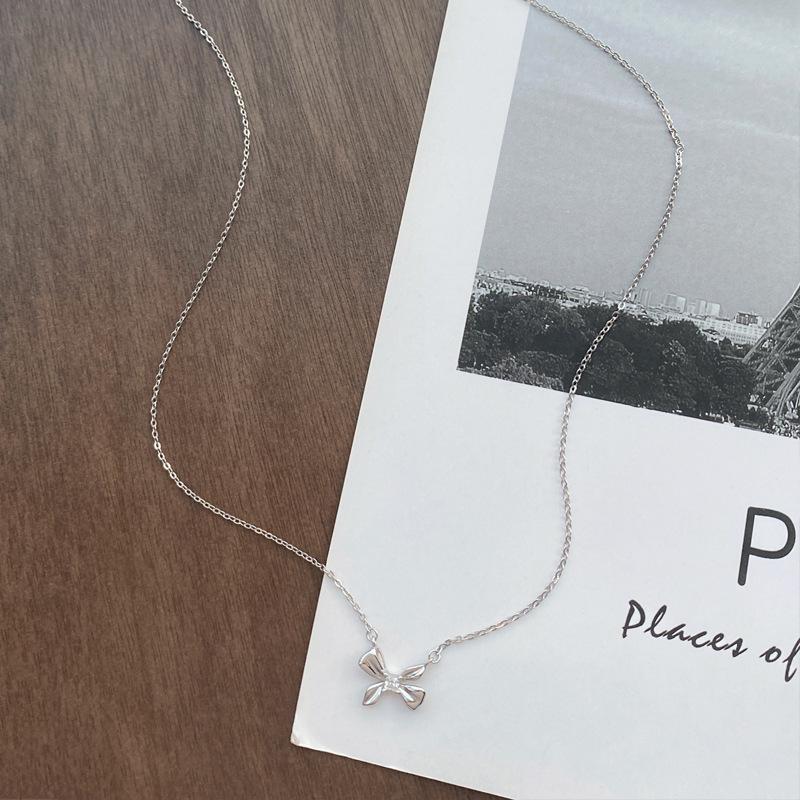 S999 Sterling Silver Elegant Bow Necklace - Simple & Luxurious Clavicle Chain for Women