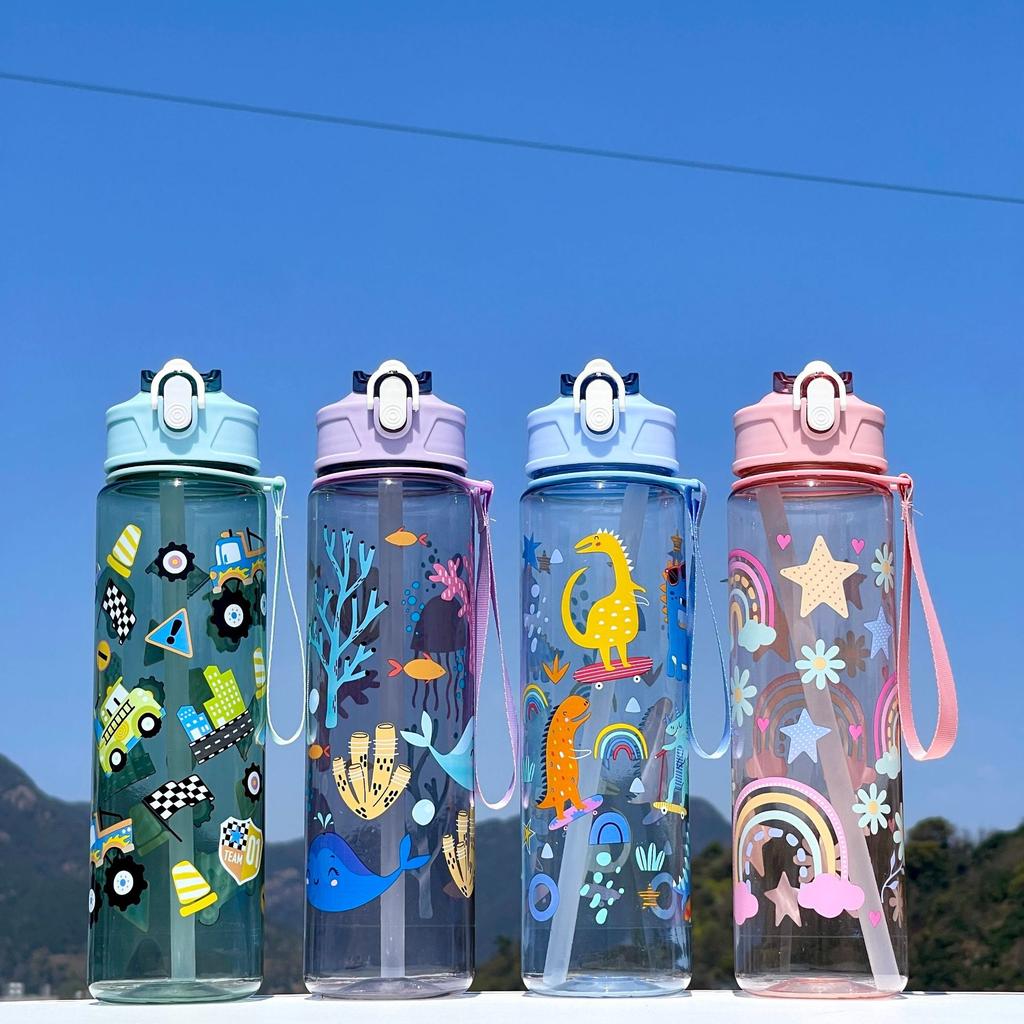 Sticlă de Apă din Plastic Drăguță cu Desene Animate cu Dinozaur și Mașină, 790ml, cu Pahar și Paie, Etanșă, Portabilă, Cupă Sportivă pentru Studenți și Călătorii în Aer Liber