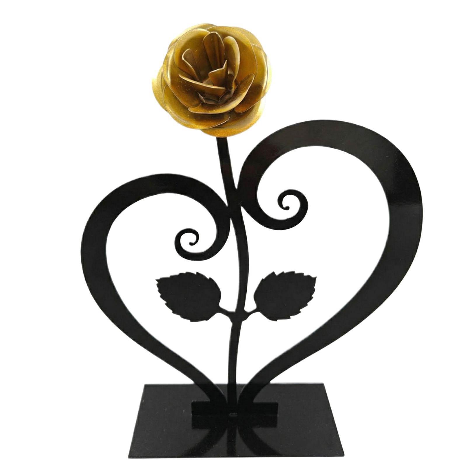 

Metal Heart Shaped Stand with Rose Sculpture Decorative Tabletop Ornament Creative Home Office Desk Accessory