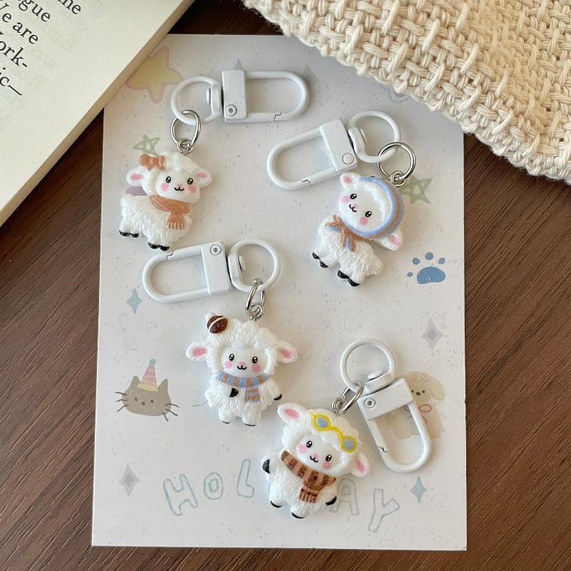 Niedlicher weißer Schaf-Schlüsselanhänger Kawaii Cartoon Lamm-Anhänger Taschenanhänger Das Jahr des Ziegenbocks Schlüsselring Auto-Schlüsselhalter Dekoration Geschenk