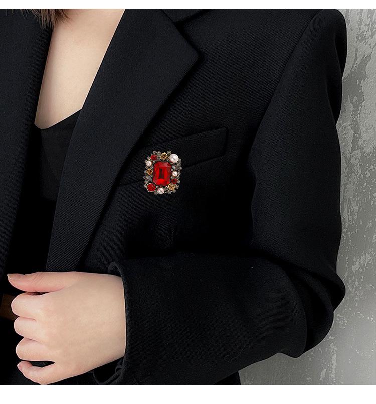 Perle Kristall Geometrische Brosche - Elegantes Retro Hofstil Anstecknadel Accessoire