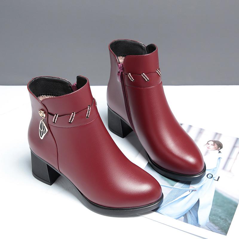 Mom shoes winter velvet thickened soft leather cotton shoes women, new fur shoes women's and elderly thick heel short boots