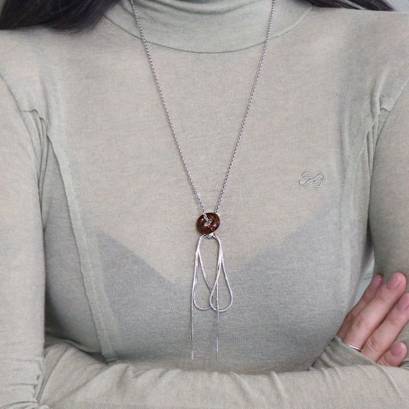 APIOH Drop Ribbon Necklace
