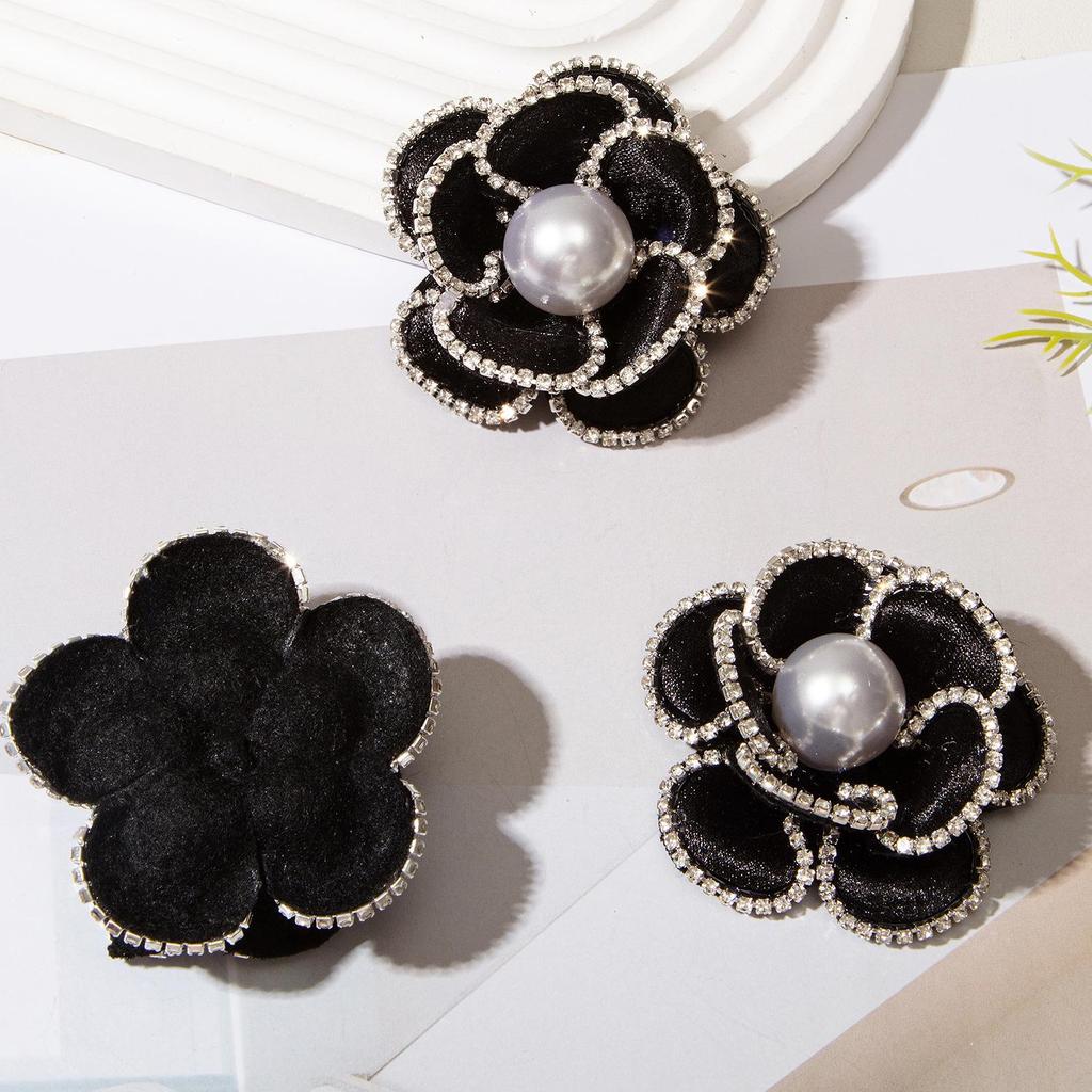 Handmade Korean Camellia Brooch: Elegant Women's Fashion Pin