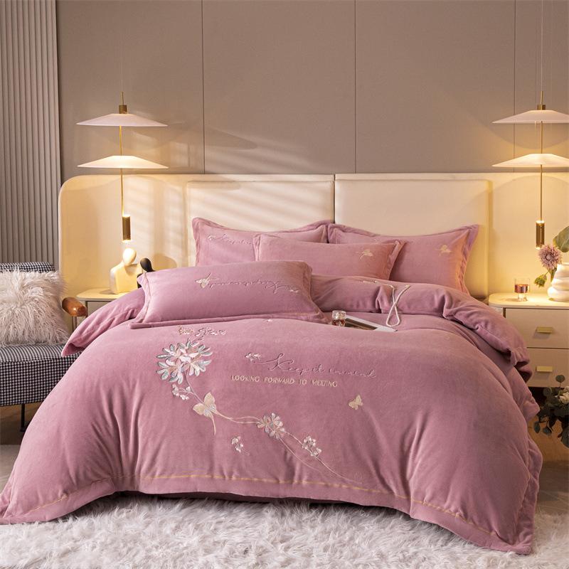 A klasės pieno aksomas keturių dalių žieminis šiltas sutirštintas dvipusis aksominis antklodės užvalkalas didelio tankio matinis vienspalvis raižytas aksomas