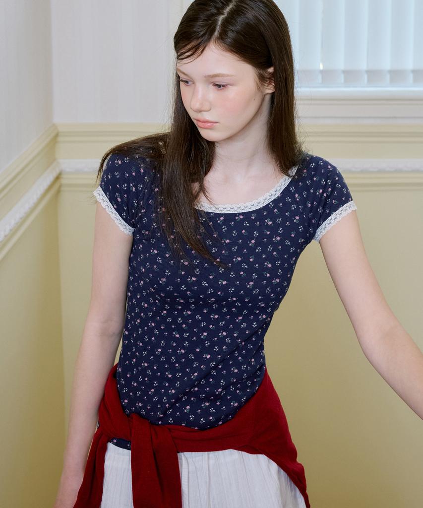 LETTER FROM MOON Marty Flower Lace T-Shirt (Navy)