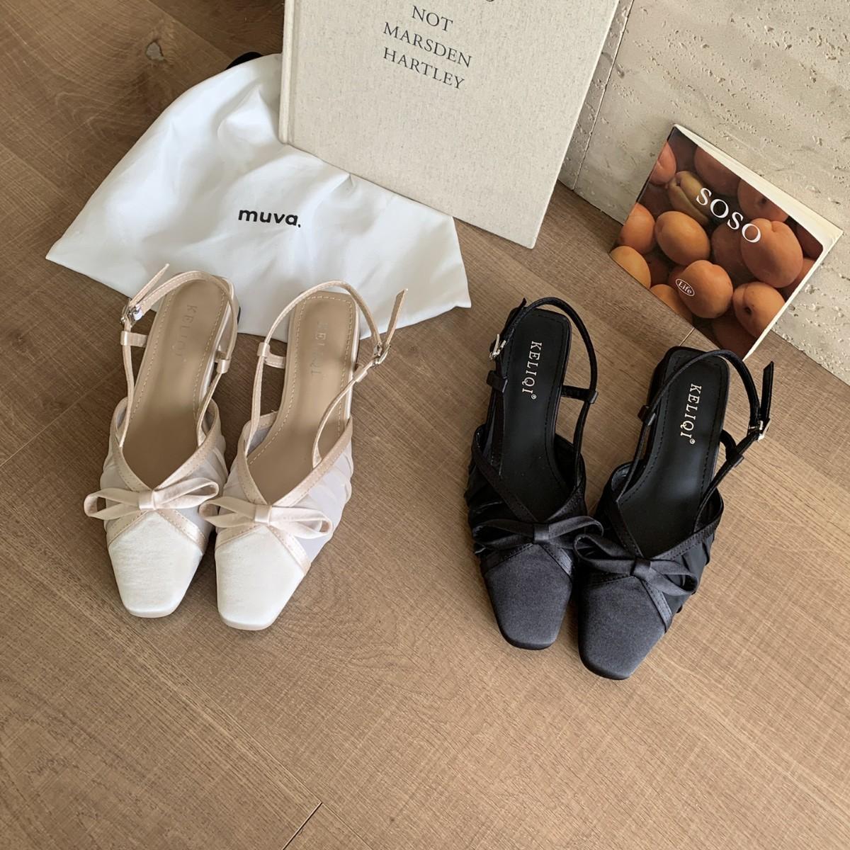 

2025 new French one-word satin bow thick medium heel hollow versatile fashion women s single shoes 39 чёрный