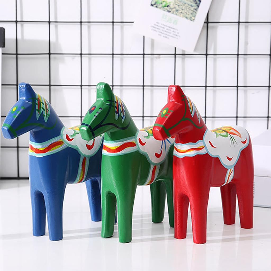 Set of 2 Painting Wooden Dala Horses Figurines with Intricate Carvings Swedish Horse Statues for Aesthetic Home Display