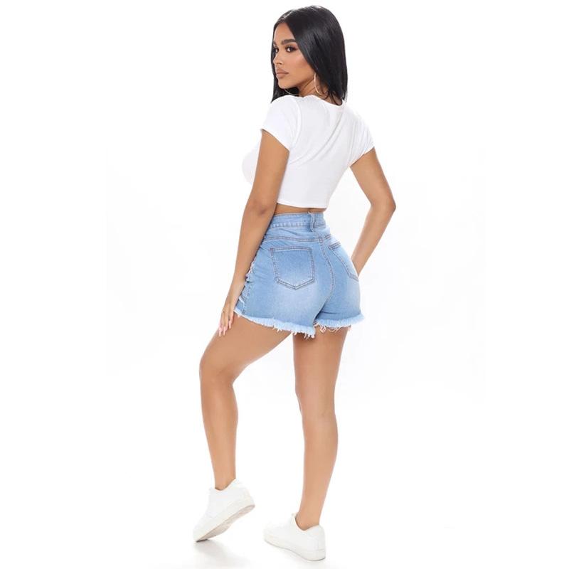Gewaschene zottelige Damen-Shorts aus hellem Denim