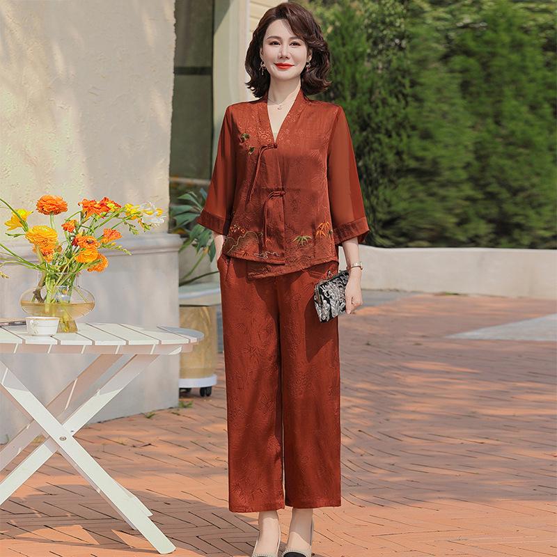 

Mom s Summer Chinese Silk Two-Piece Set - Embroidered Top & Pants 2XL (110-120 lbs) красный