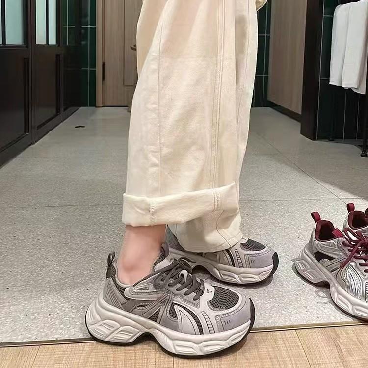 Mesh dad shoes women 2025 new fried street thick-soled retro breathable and light spring height increase casual sports shoes tide