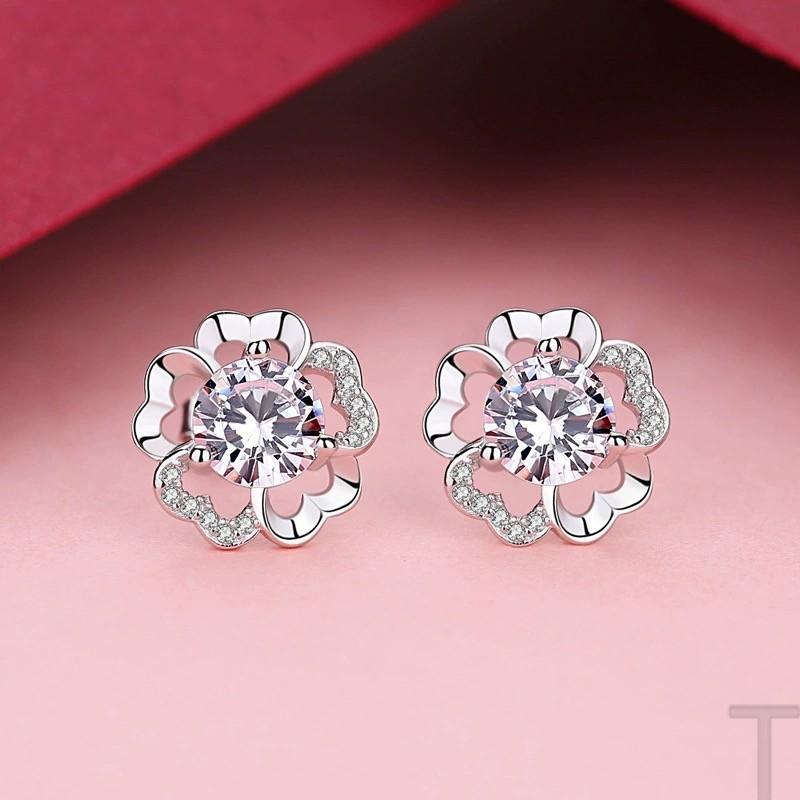 

Heart-shaped Petal Stud Earrings Women s Light Luxury Fashion Temperament Earrings New Versatile Earrings
