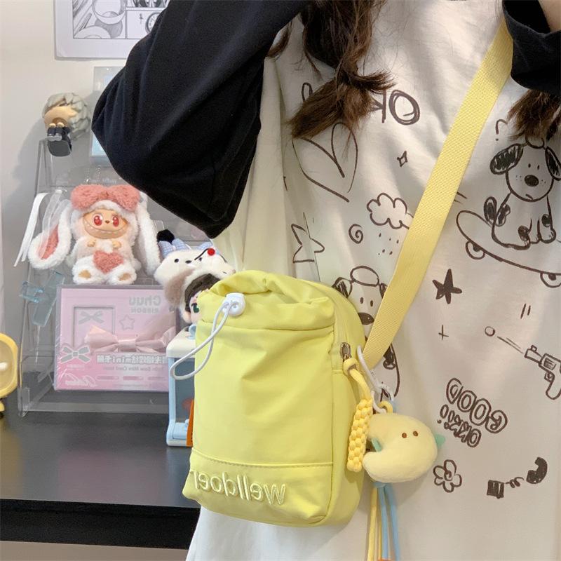New Korean version solid color shoulder bag light travel personality leisure niche small square bag versatile literary messenger bag women