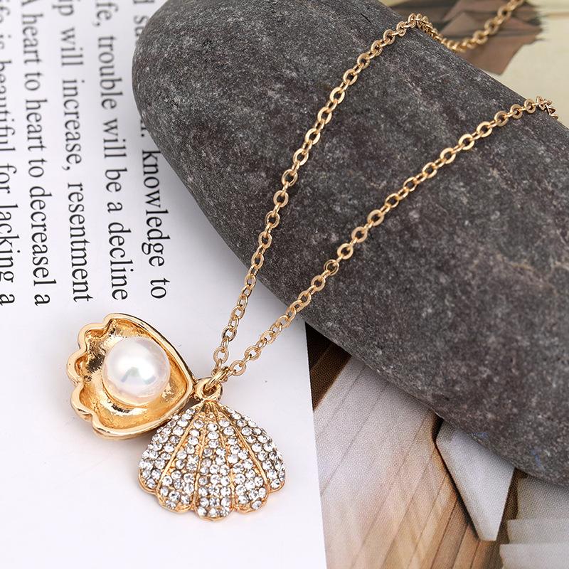 

Korean 2021 Stylish Pearl Shell Choker Necklace For Women Featuring Elegant Elements Geometric Gold Pearl Necklace