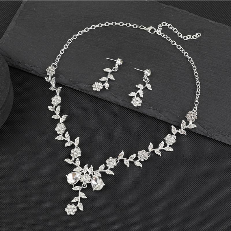 GemChic Women's New Exquisite Alloy Branch Flower Crystal Rhinestone Drops Collarbone Necklace Earrings Two Piece Set Birthday Christmas Jewelry Gift