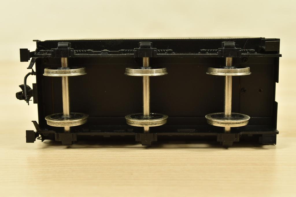 Nippon Sharyo 8620 Steam Locomotive Display Model with Base & Case from Japan