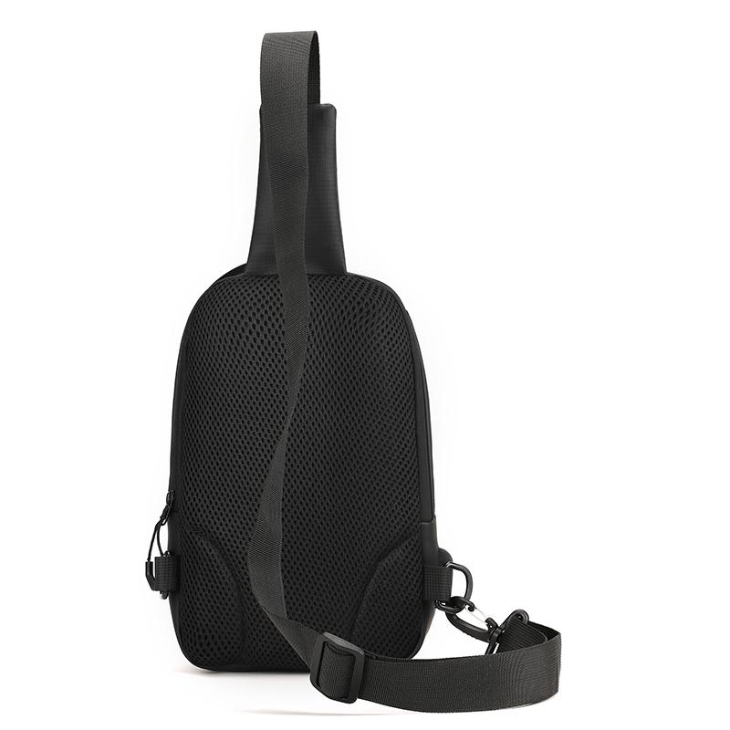 Sportliche wasserdichte Herren-Umhängetasche - USB-Powerbank-Anschluss + Brusttasche mit mehreren Fächern (Schweißabweisendes & Strapazierfähiges Design)