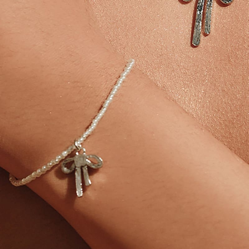 

eyh.arte Ribbon in the sky Collection .02 white