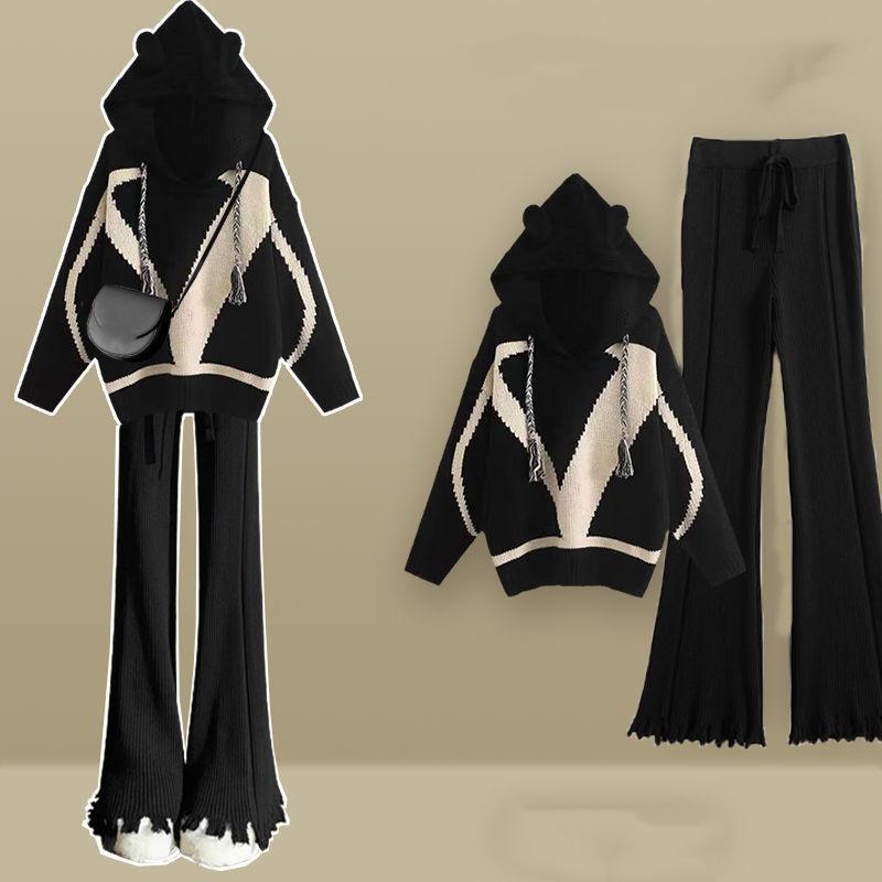 

Женский осенний офисный комплект из 2 предметов: свитер с капюшоном и брюки XS