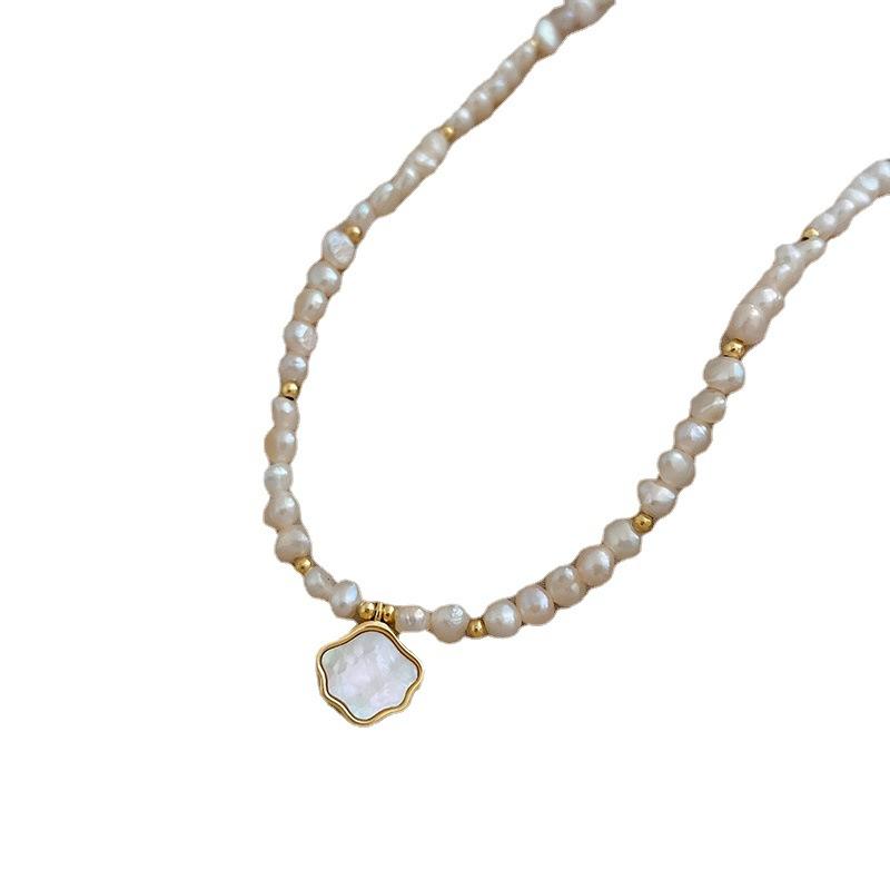 Baroque freshwater pearl necklace, elegant and stylish, a minimalist design featuring freshwater shell and cloud-shaped pearls