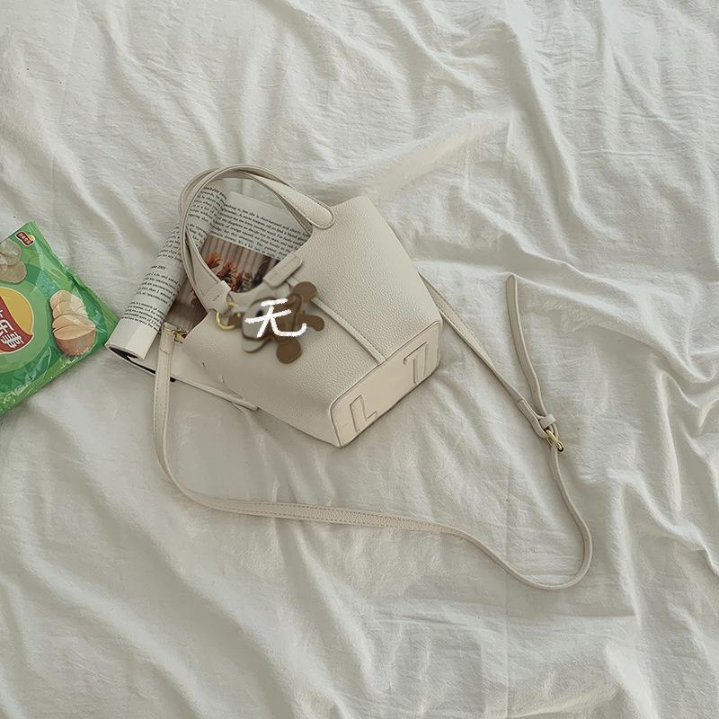 

French Niche Design Handbag, Fashionable Bucket Bag, High-end Texture, Versatile Crossbody Bag without pendant