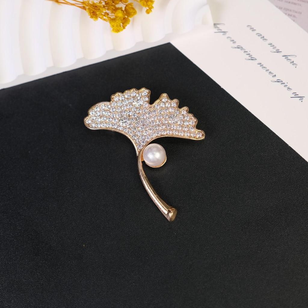 Elegant Women's Brooch: Versatile Bow & Insect Flower Design with Anti-Exposure Feature