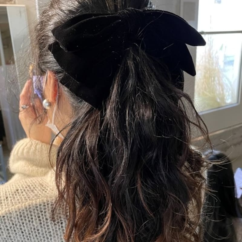 

LOVE ME MONSTER Velvet Ribbon Hair Pin BLACK