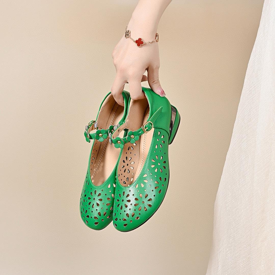 

Hollow single shoes women s 2025 spring and summer literary and retro word with shallow mouth loafers round head flower women s Mary Jane shoes 41