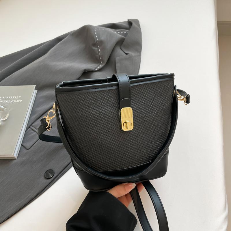 

Простая сумка женская 2025 новая мода контрастный цвет ручная сумка-ведро повседневная сумка-мессенджер женская сумка чёрный