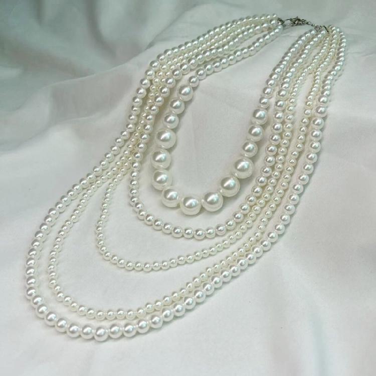 Faux Pearls Necklace and Earrings Set Fashionable Women's Faux Pearls Statement Necklace and Earrings Jewelry Set
