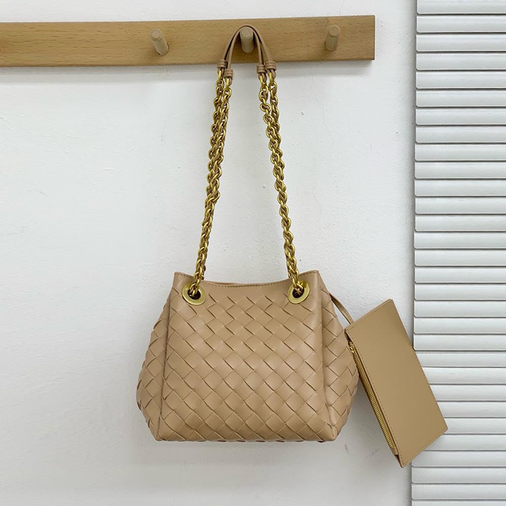 2026 Cross-border high-end metal chain woven parachute bag underarm shoulder crossbody large capacity retro bag women