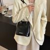 Bag Women's New Chain Bag Shoulder Bag Versatile Messenger Bag Commuter Bucket Bag