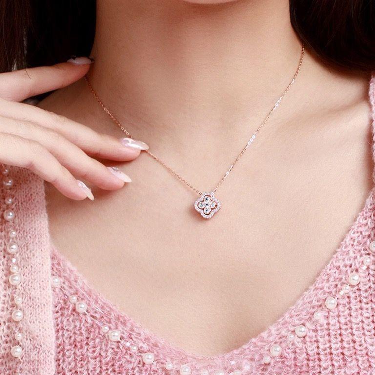 Women's Four-Leaf Clover Necklace: Detachable, Fade-Resistant, Versatile Wear, Light Luxury Feel, Flower Pendant, Clavicle Chain