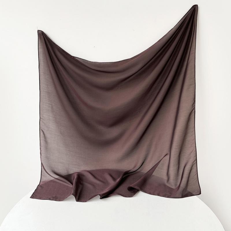 Ensfarvet skjerf Tyrkia Gaskludskjerf Stort firkantet skjerf Vår Nytt Silkeskjerf Europeisk og Amerikansk Hodeskjerf Skjerf