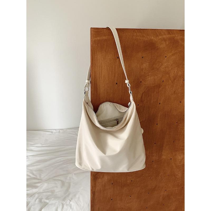 Soft leather commuter tote bag large capacity women's niche versatile shoulder nylon bag casual student messenger bag women